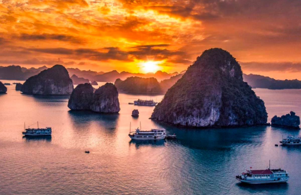 Breathtaking Thailand And Vietnam Tour: 18 Days