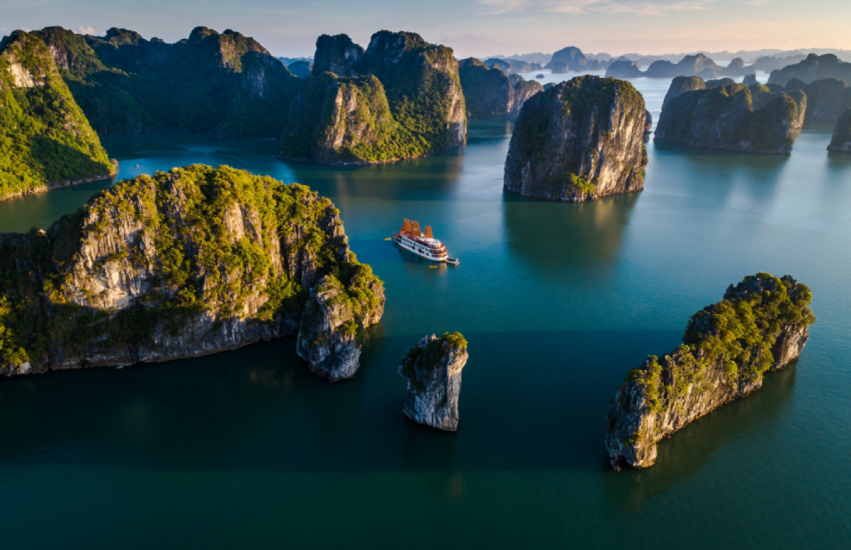 Customized 7-Day Luxury Northern Vietnam Tour Package