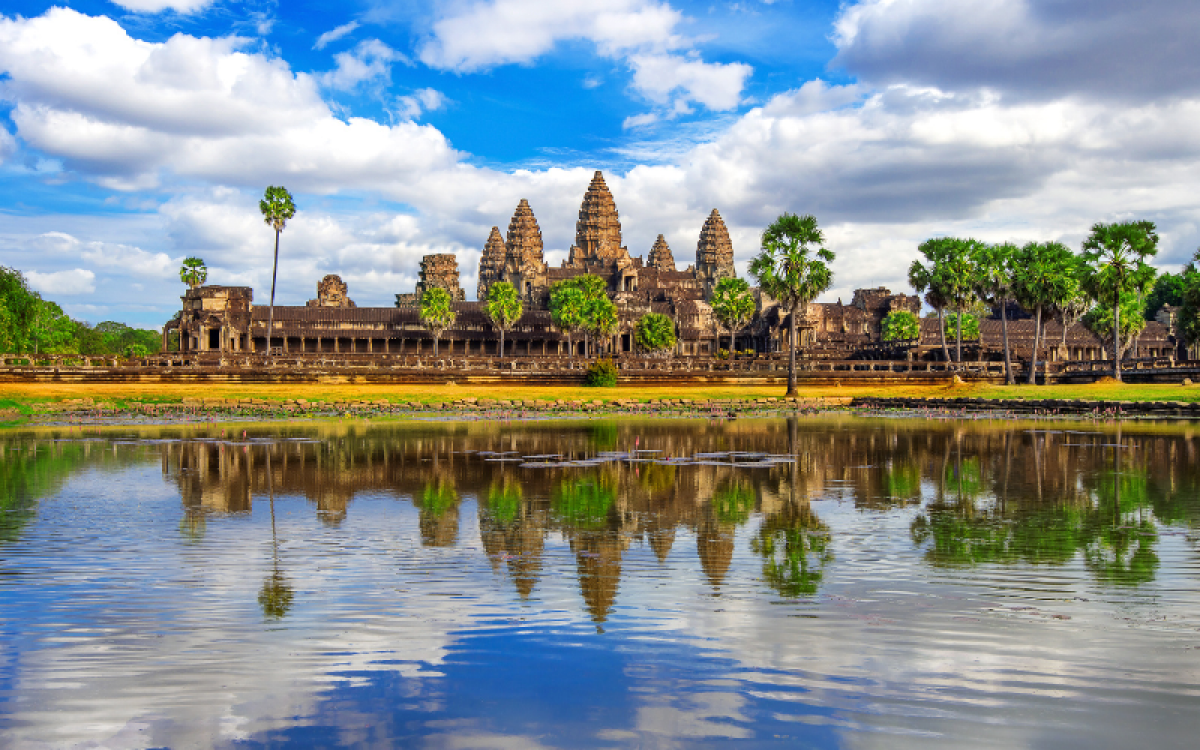 6-Day Cambodia Adventure: Royal Treasures & Ancient Temples Await