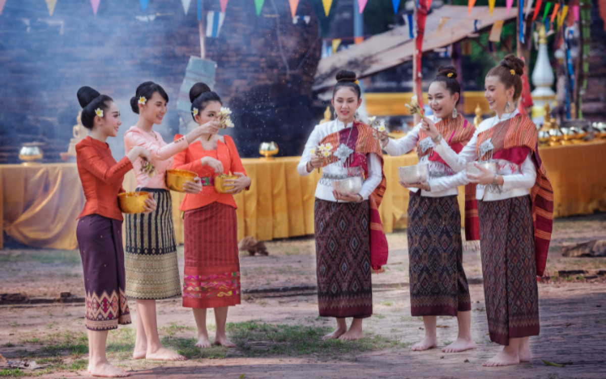 Laos Signature Voyage: 5 Days in Vientiane, Luang Prabang