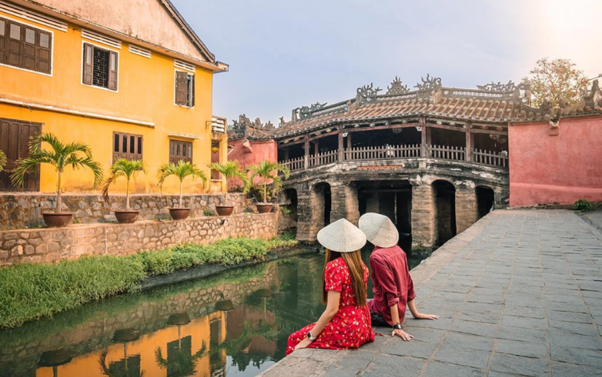 Magnificence of Vietnam, Thailand & Singapore Tour - 21 Days