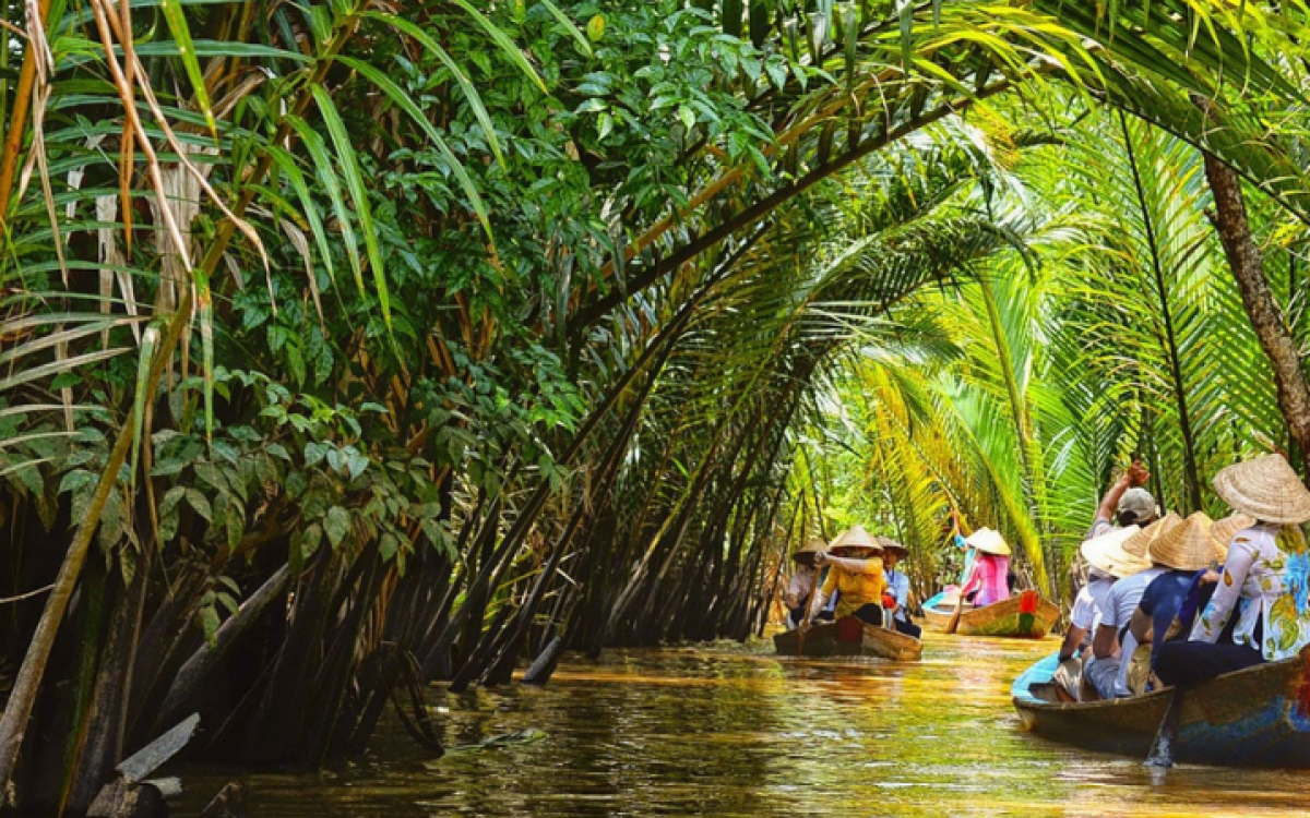 Explore the endless beauty of Central & South Vietnam (8 Days)