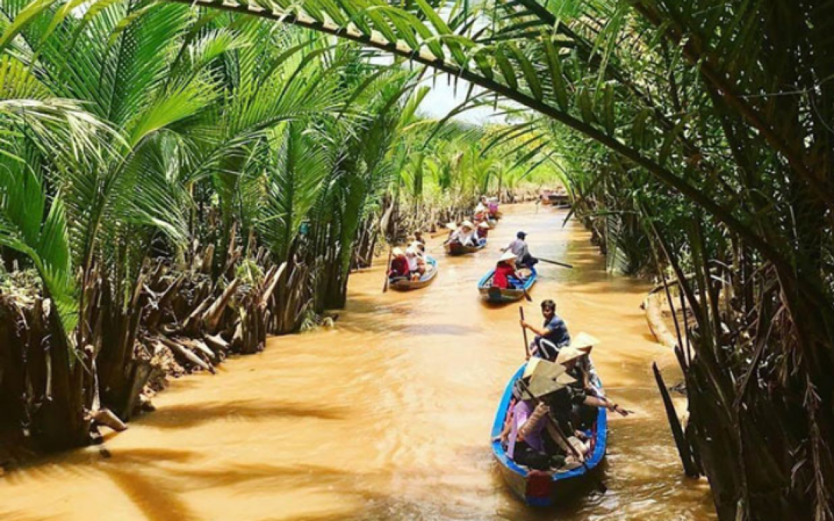 Explore the endless beauty of Central & South Vietnam (8 Days)
