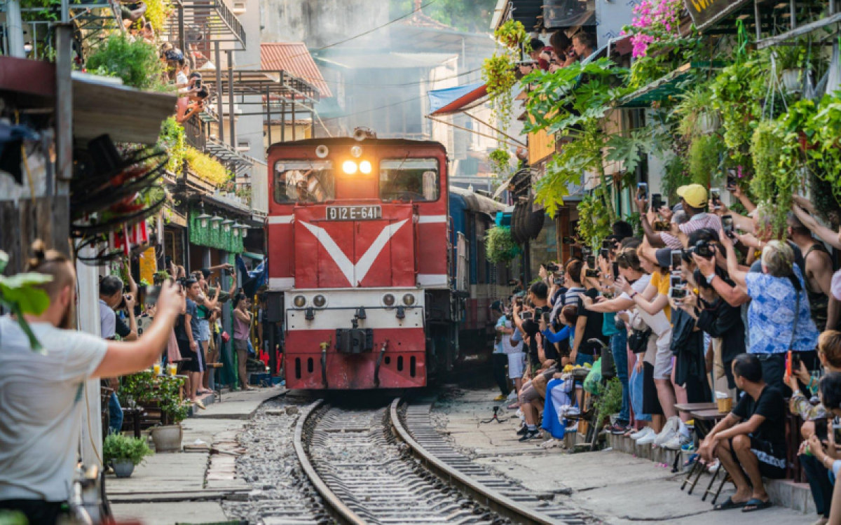 Vietnam Heritage Tour: 10 Days of Cultural Splendor