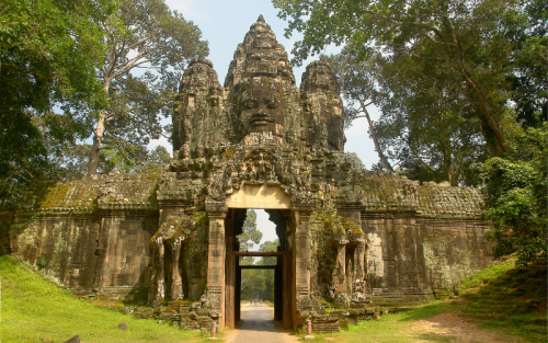 6-Day Cambodia Adventure: Royal Treasures & Ancient Temples Await