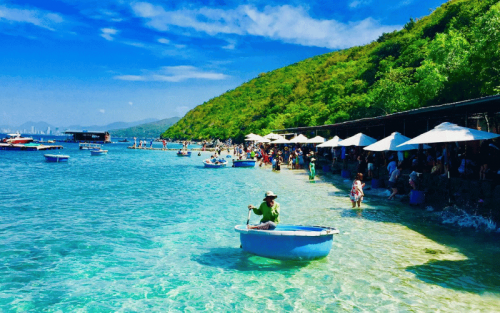 19-Day Vietnam: Exclusive Grand Expedition