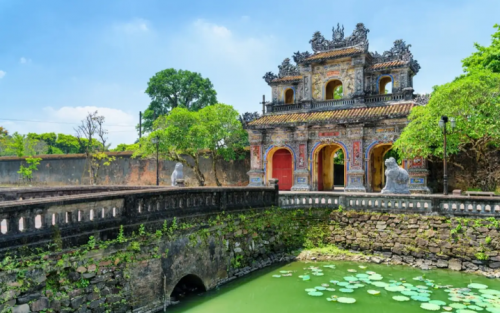 Essence of Vietnam: 8 days from North to South