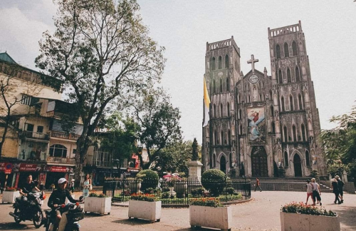 Impressive Vacation to Vietnam, Thailand & Singapore - 14 Days