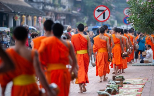 Laos Signature Voyage: 5 Days in Vientiane, Luang Prabang